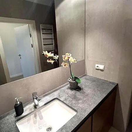 Garnizon De Lux Apartment *